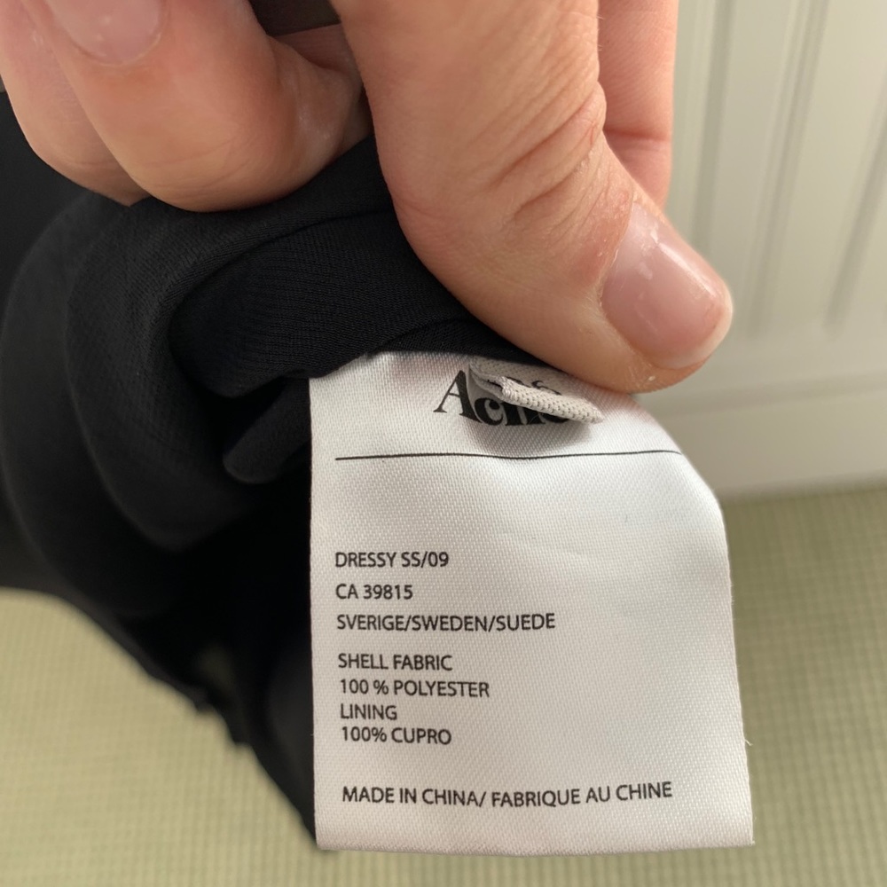 SOLD. ACNE simple black raw hem gorgeous back dress 36/S - Picture 5 of 5